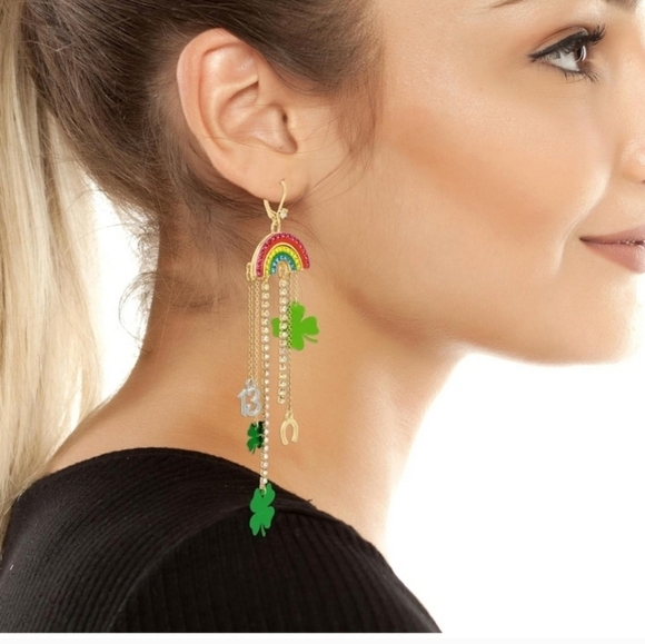 🔹️Betsey Johnson Lucky cards luck out rainbow Chandelier Patty's day earring 🍀 - Picture 2 of 5